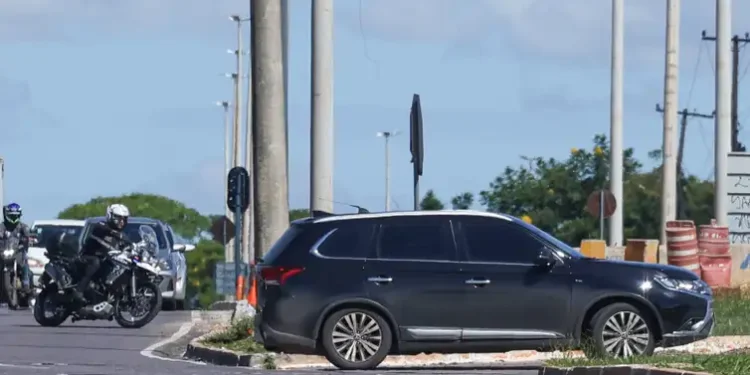 Bolsonaro é internado para ser submetido a cirurgia nesta quinta