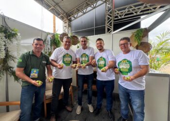 Deputado Hassan participa do maior festival de umbu de Manoel Vitorino e defende o cooperativismo e expansão dessa cultura