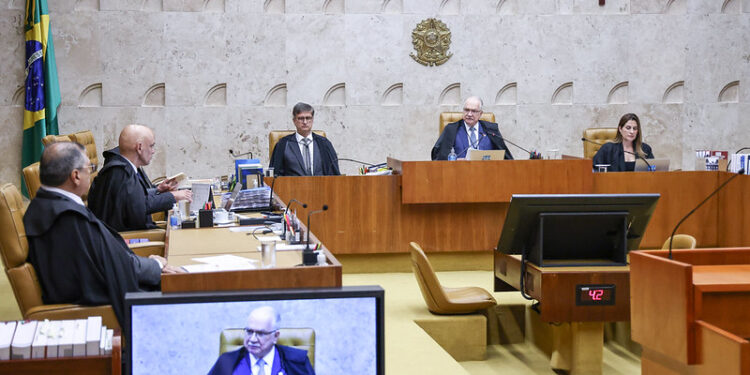STF invalida lei do município paranaense que instituiu programa “Escola Sem Partido”