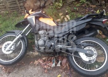 Moto que havia sido furtada na madrugada é encontrada pela PM após ser abandonada em Jaguaquara