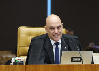 PF encontra troca de mensagens de Daniel Vorcaro e Alexandre de Moraes horas antes da prisão do empresário