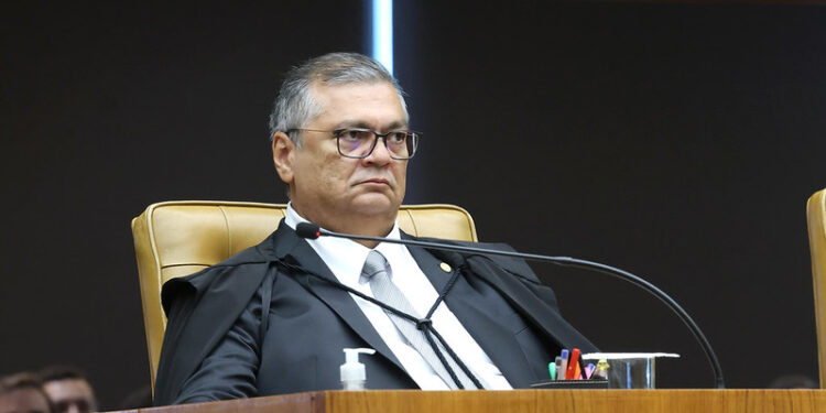 Flávio Dino suspende quebra de sigilo de Lulinha e de outros alvos da CPI do INSS