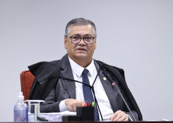Flávio Dino afasta aposentadoria compulsória como pena máxima para magistrados