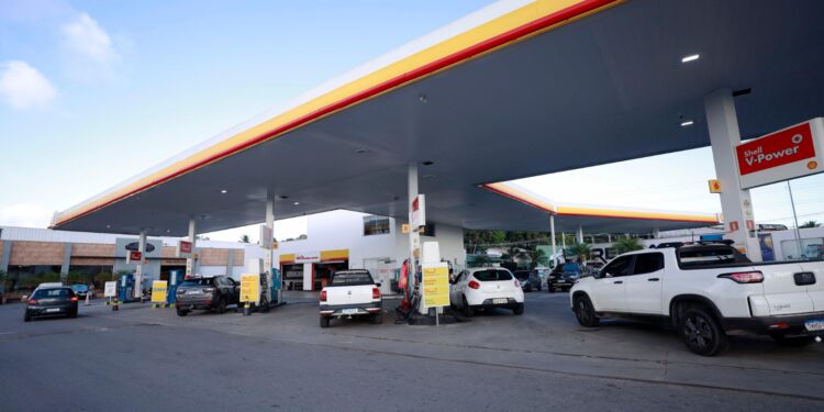 Governador Jerônimo Rodrigues anuncia medida para reduzir preço do diesel