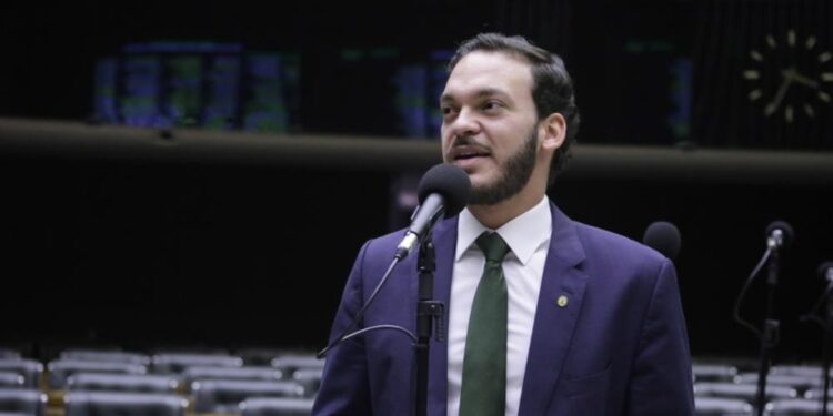 Ex-deputado federal é preso por envolvimento com fuga em massa de detentos em Eunápolis
