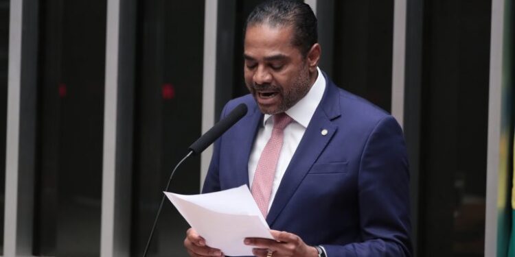 Câmara aprova projeto que amplia controle sanitário sobre importação de cacau da Costa do Marfim