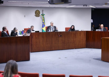 STF mantém proibição de aposentadoria compulsória como pena máxima para juízes