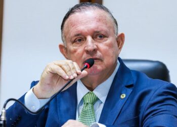 CCJ da ALBA aprova por unanimidade indicação de Adolfo Menezes para vaga do TCM