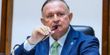 CCJ da ALBA aprova por unanimidade indicação de Adolfo Menezes para vaga do TCM