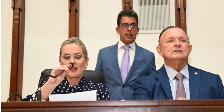 ALBA aprova indicação de Adolfo Menezes para vaga de conselheiro do TCM por 51 votos a 1