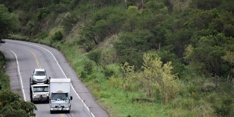 Bahia lidera ranking das infrações por ultrapassagem proibida nas rodovias federais do Brasil