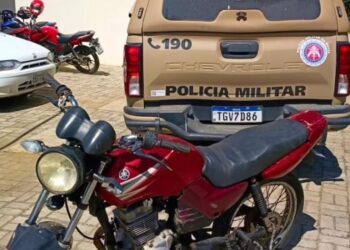 PM recupera motocicleta com restrição de furto em Jaguaquara