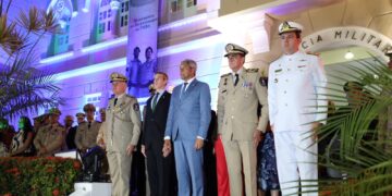 Bicentenário da PMBA é celebrado com homenagens, medalhas e monumento histórico em Salvador