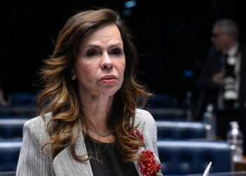 Senado aprova novo piso salarial dos professores em R$ 5,1 mil para 2026