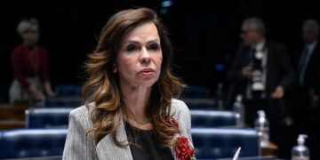 Senado aprova novo piso salarial dos professores em R$ 5,1 mil para 2026