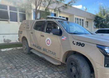 Casal que seria alvo de ação criminosa é conduzido à delegacia junto com adolescente durante operação conjunta em Jaguaquara