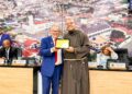 Frei Giovanni recebe homenagem da Câmara antes de deixar Jaguaquara para assumir nova missão em Feira de Santana