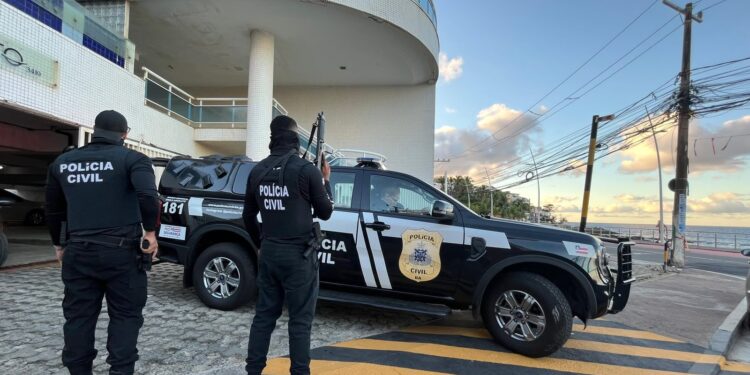 Operação Maré Vermelha prende 16 investigados e bloqueia R$ 100 milhões de organização criminosa