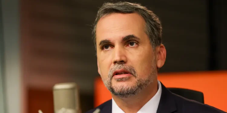 Governo avalia aumentar teto do MEI para R$ 140 mil, diz ministro