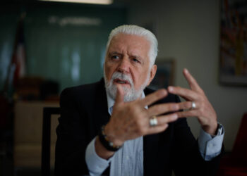 Polícia Federal intima Jaques Wagner para depor em investigação sobre o Banco Master