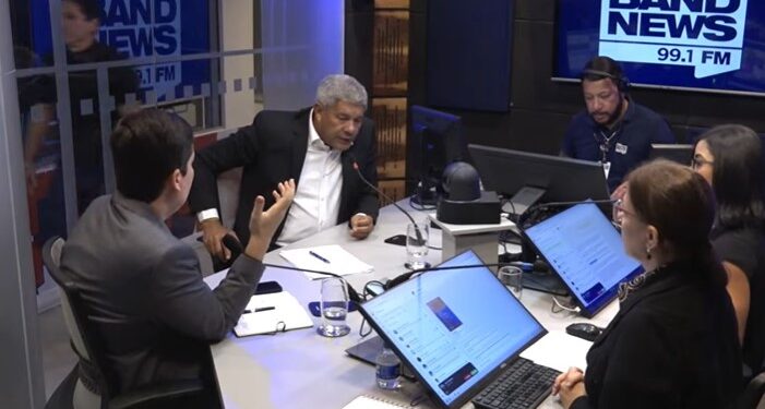 Em entrevista à rádio da capital, Jerônimo Rodrigues se irrita com pergunta sobre a BR-324