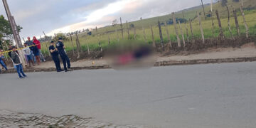 Homem e adolescente são mortos a tiros durante a madrugada em Jaguaquara
