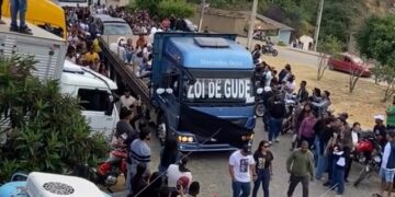 Sob forte comoção, caminhoneiro morto em acidente em Minas Gerais é sepultado em Jaguaquara