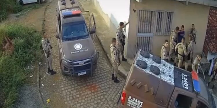 Vídeo de abordagem policial em Ipiaú repercute nas redes sociais e PM abre investigação