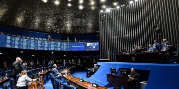 Senado aprova projeto que aumenta penas para crimes de violência sexual contra crianças e adolescentes na internet