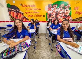 Ensino Médio da Bahia sobe no Ideb, mas nota ainda fica abaixo da média nacional