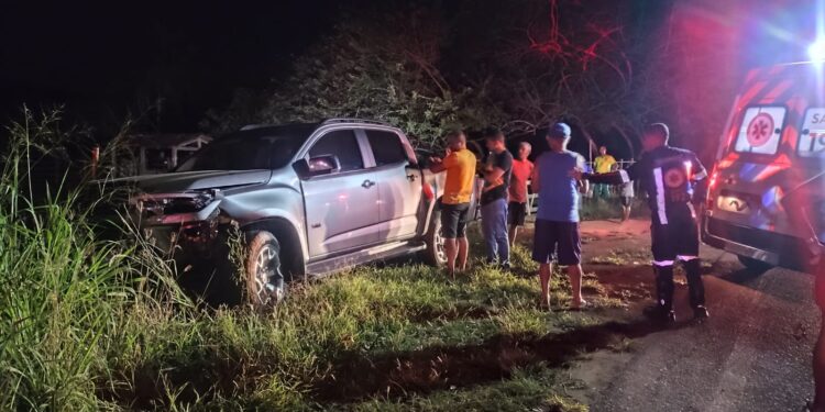 Cinco pessoas ficam feridas após colisão entre dois carros na BA-650, entre Ibirataia e Ipiaú