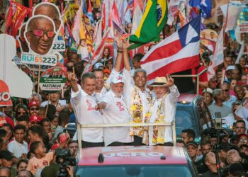 Lula escolhe Liberdade para primeira caminhada de campanha na Bahia