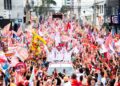 Caminhada de Jerônimo reúne multidão em Vitória da Conquista a 15 dias da eleição
