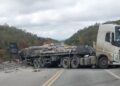 Motorista morre após colisão entre carretas na Serra do Mutum, entre Jequié e Jaguaquara