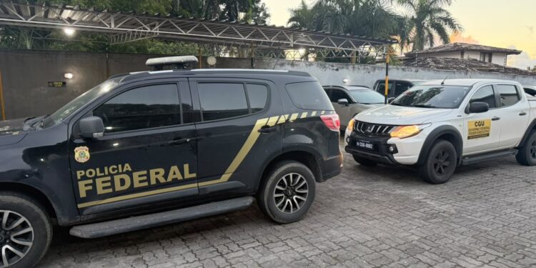 Operação da PF investiga fraudes em licitações de Santa Cruz Cabrália e cumpre 5 mandados em Jaguaquara