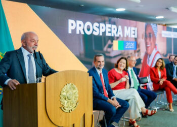 A 12 dias do 2º turno, Lula anuncia pacote com perdão de dívidas e benefício de R$ 5 mil para MEIs