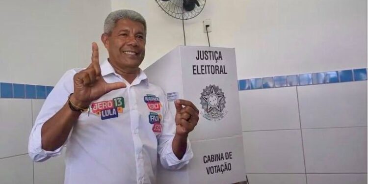 Jerônimo vota em Brotas e projeta vitória do PT na Bahia e no Brasil