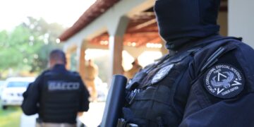 Tenente-coronel da PM é preso por ligação com milícia armada no oeste do estado