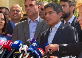 ACM Neto anuncia apoio a Flávio Bolsonaro e promete mobilização na Bahia