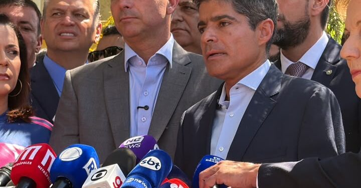 ACM Neto anuncia apoio a Flávio Bolsonaro e promete mobilização na Bahia