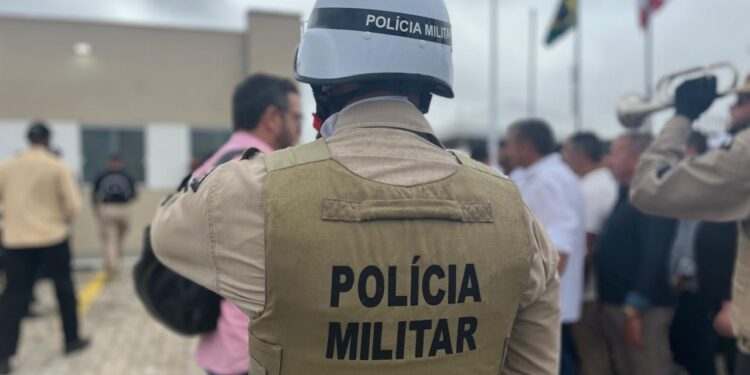 PM conduz suspeito de violência doméstica à delegacia em Jaguaquara