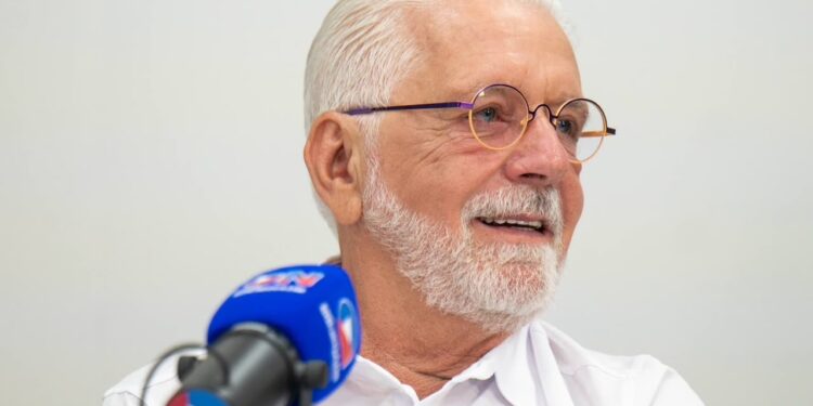 Jaques Wagner defende reeleição de Lula e prevê desafio de negociação com Congresso conservador