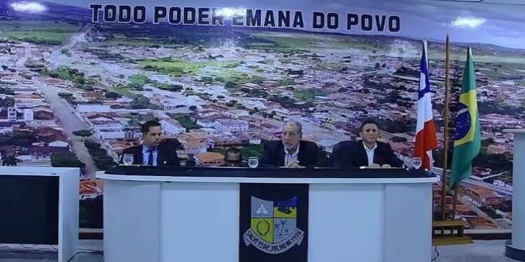 Jucelino não disputa reeleição, diz que não foi reconhecido e Liro da Vila é eleito presidente da Câmara de Itaquara
