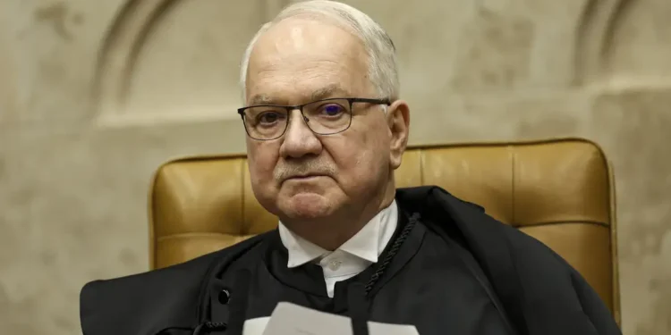 Fachin devolve relatoria do caso do INSS a Mendonça e mantém investigação do Banco Master sob sob sua relatoria
