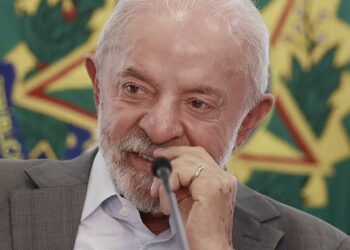 Lula defende fim da escala 6×1 e cobra posição no Senado