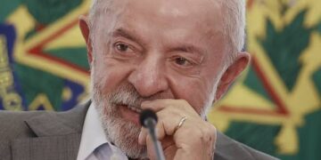 Lula defende fim da escala 6×1 e cobra posição no Senado