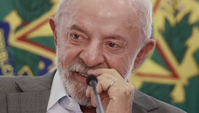 Lula defende fim da escala 6×1 e cobra posição no Senado